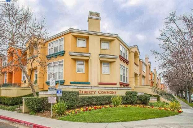 hoa_score's tweet photo. Updated HOA Score™ for Liberty Commons in Fremont. MLS ML81833525 - 3410 Hart Common. See score details here: https://t.co/TBvI5ENKsY #HOAScore #Fremont #LibertyCommons https://t.co/vESBJ34poD