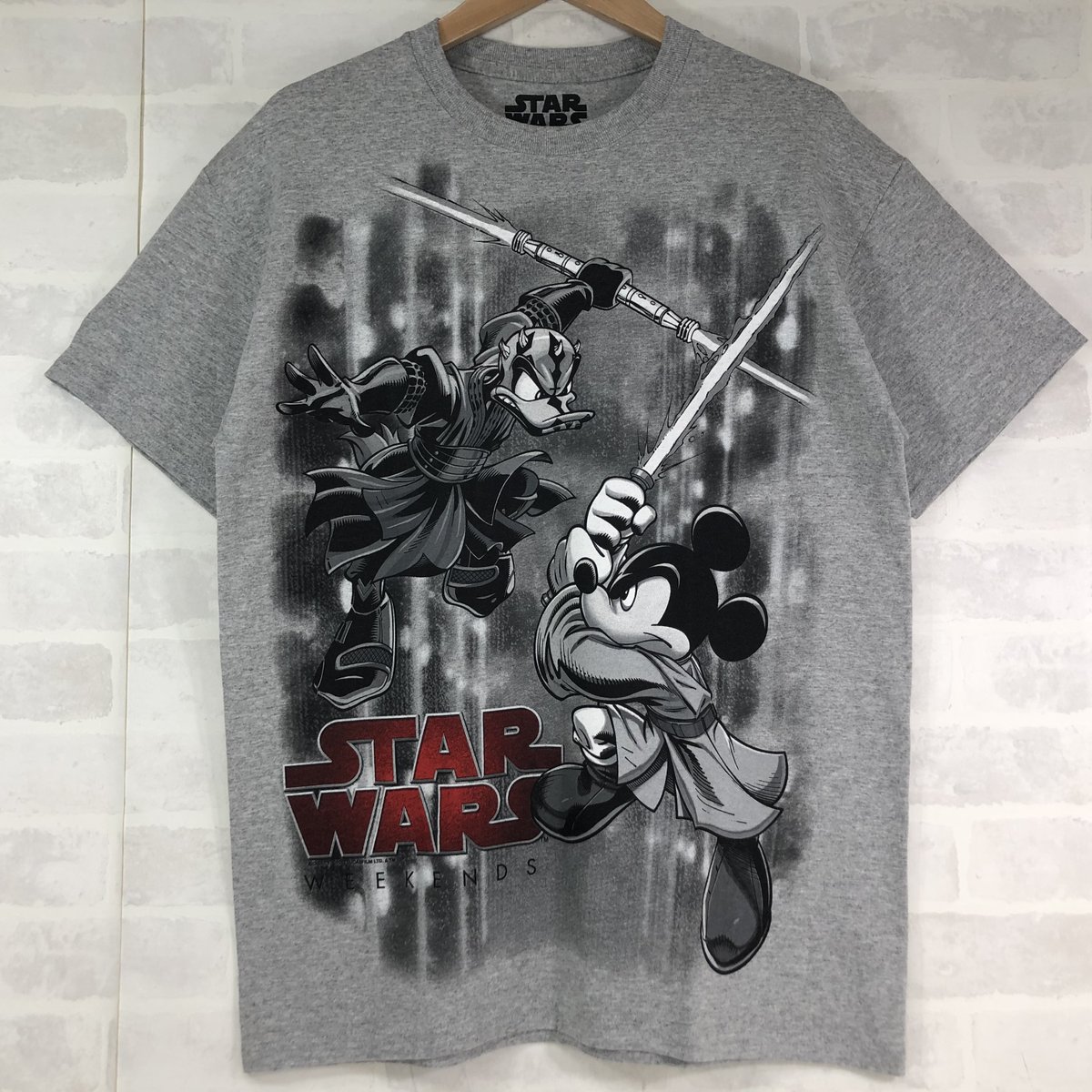 ট ইট র お宝あっとマーケット町田店 ウォルトディズニー スターウォーズ イベント限定のtシャツです イラストがとても綺麗 なかなかお目にかかれないレア商品なのでディズニーやスターウォーズが好きな人はヤフオク出品中なのでチェックしてみて下さい
