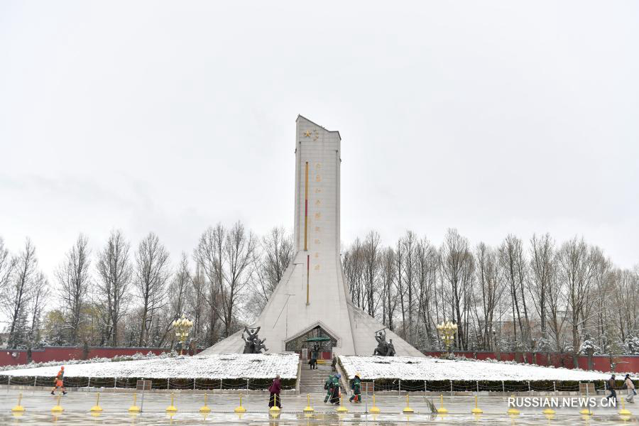 xinjiangru1's tweet photo. В Лхасе, административном центре Тибетского автономного района /Юго-Западный Китай/, сегодня выпал снег #снег #Тибет #Китай #Chinese https://t.co/VmgwBL1Luu