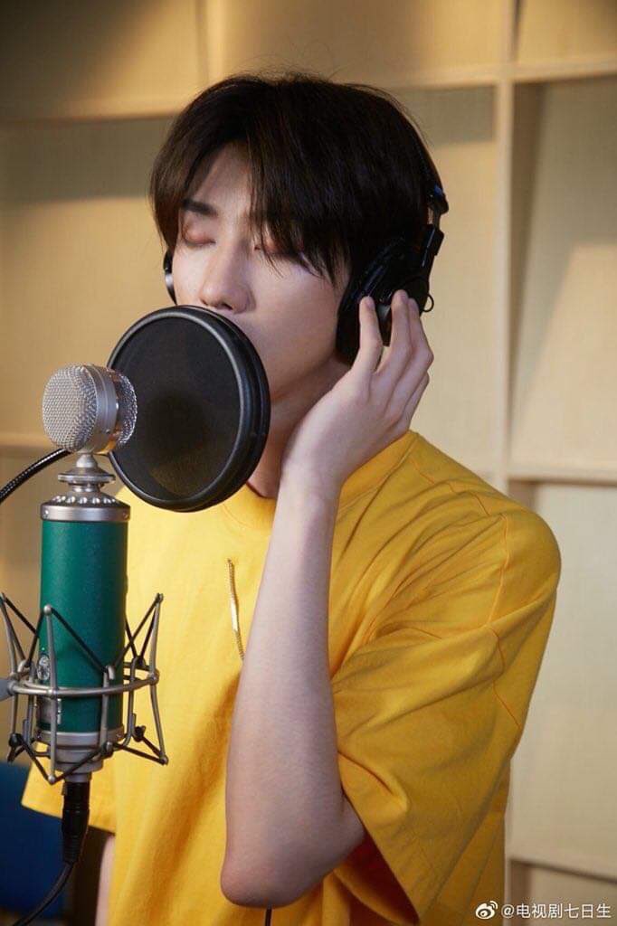 dairochfl's tweet photo. dairi rohan xu, 23, filipino-chinese. 

hey everyone, it’s dairi. kind of familiar with roleplaying yet this a new account. rt or like for us to be mutuals. https://t.co/qqxHby9GeZ