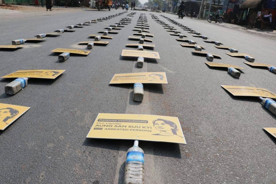 No human-strike by #Mandalay Engineers Group. People across the country are still showing their unbreakable commitment to fight against Military Coup in every possible way.  
NEWS SUPPRESSION
#Mar16Coup #WhatsHappeningInMyanmar
