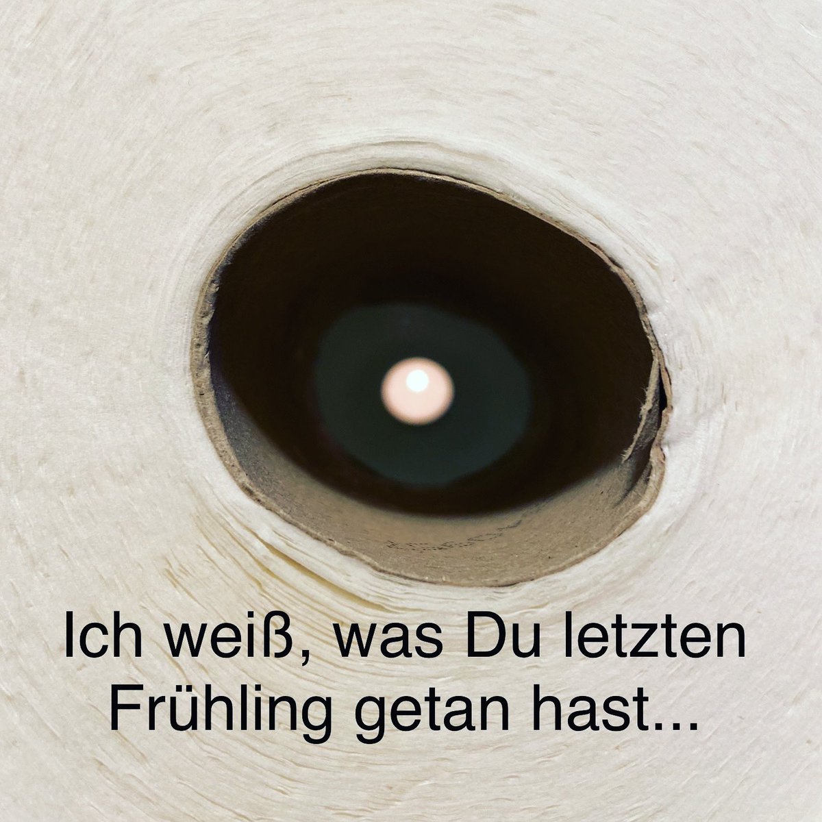 haverflocke's tweet photo. Schönen Lockdownjahrestag Euch allen. #lichtamendedestunnels https://t.co/WfgBf0hxgE