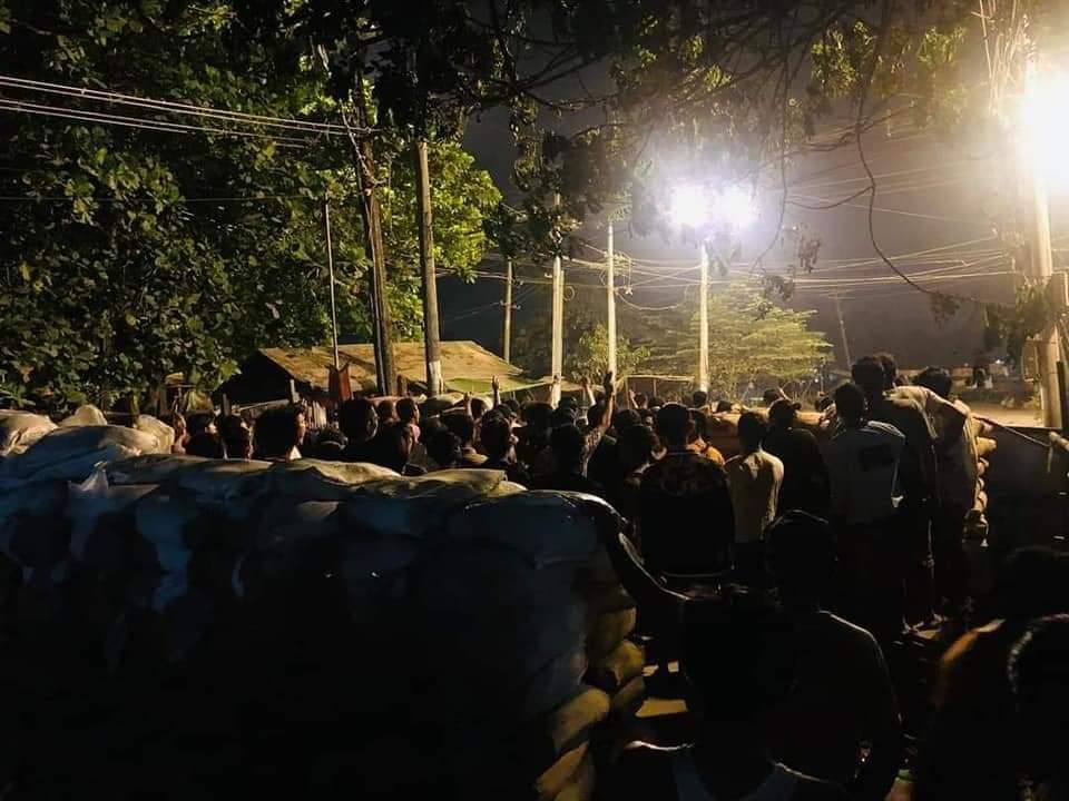 Another night strike in ShwePyiThar,they are already on the street showing their unbreakable commitment to fight against Myanmar Junta. People across the country are taking every opportunity to resist. 
NEWS SUPPRESSION
#WhatsHappeningInMyanmar
#Mar16Coup