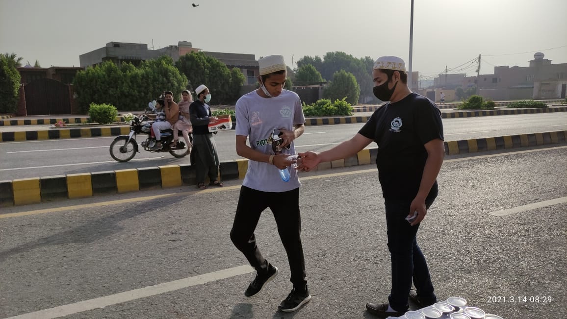 Bohras_Pakistan's tweet photo. What better way to lift the spirit and mood than a healthy run on a Sunday morning!
Youngsters from the @Dawoodi_Bohras of #Karachi organized a 7k #marathon to promote the importance of fitness and healthy living.
#GetFit #HealthForAll https://t.co/bdbQAJ48ja