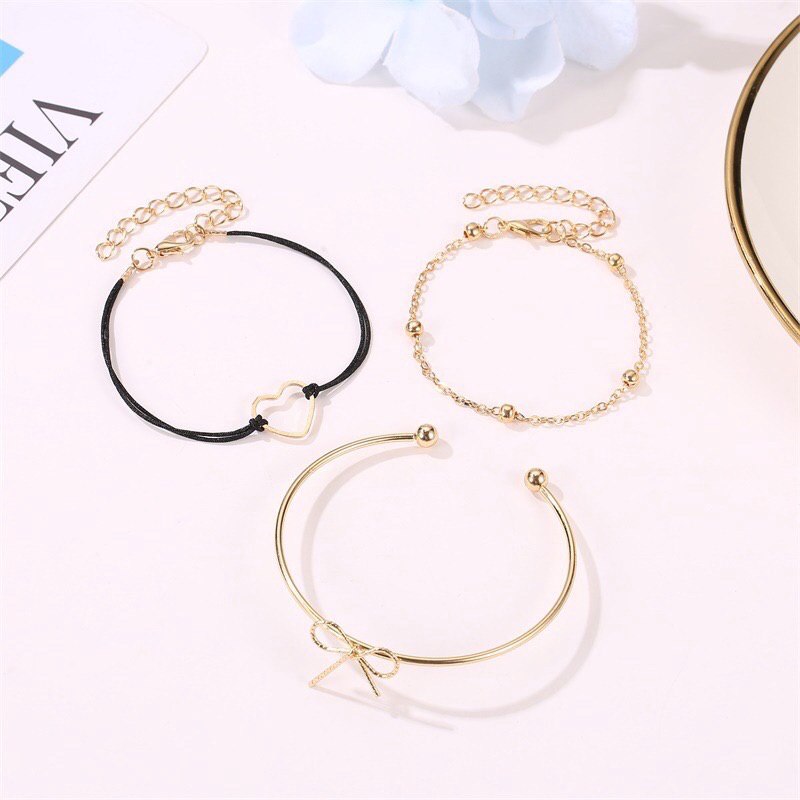 Accessories to be pretty  Bracelet1 for RM23 free postage Semenanjung Buy 2 and more will get discountAdd box : RM4 Material : Copper