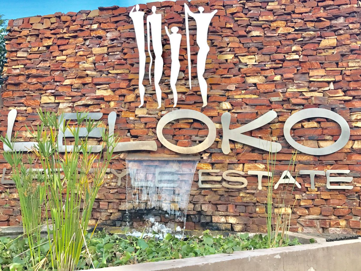 EnVHartees's tweet photo. Leloko Lifestyle Estate
2,695,000 ZAR / E&amp;V ID ENV1288883 / Sonja Masurik - 061 781 4284
Looking to be the proud owner of a new home that is in the building process?                                                         
Link:  https://t.co/U6SWgqCebx
#lelokoelifestyleestate https://t.co/i9rzLMi7iV