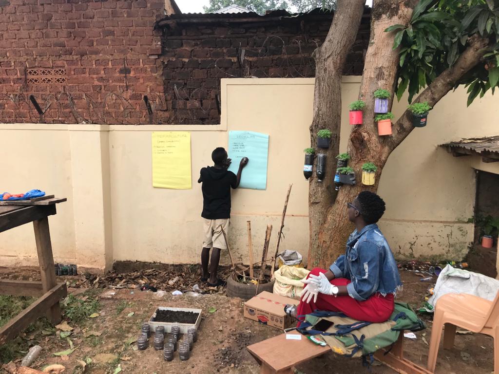 bondekocenter's tweet image. Ongoing training in permaculture short courses @bondekocenter. Using urban gardening to grow our own food in tinny spaces in cities and slums among Refugee communities. supply neighbourhoods with healthy food
#sustainableliving #resilientlifestyle #hungersolution #foodsecurity
