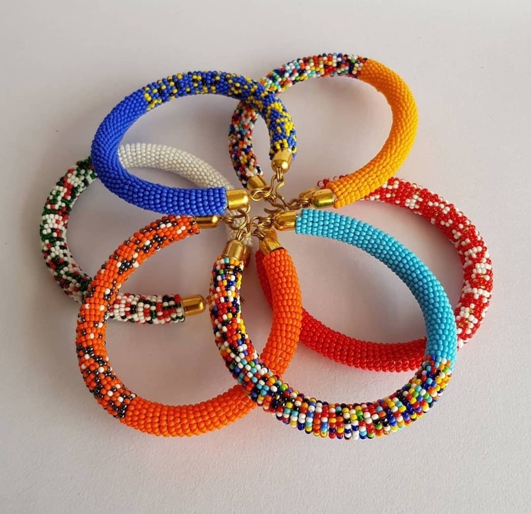 FamAfrican's tweet photo. Beaded bangles handmade in Kenya
Visit us at Ananas Center, Westlands.
We ship worldwide ✈️📦
#handmadeinkenya #womeninbusiness #blackownedbusiness #nairobikenya  #njogu #buykenyabuildkenya #IkoKaziKE #youngentrepreneur #SmallBusiness #shoplocal #Covid_19 #Oscars #AstraZeneca https://t.co/00HEpPM8qc