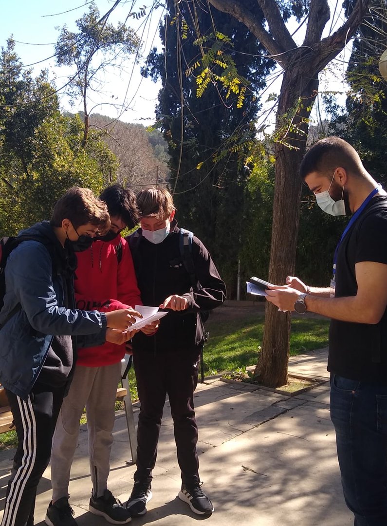 AjTorrelles's tweet photo. Uns 50 joves van participar aquest cap de setmana en el procés participatiu per a decidir a què destinar 30.000 euros del pressupost municipal. Els dies 5 i 6 de març responsables del procés van passejar pel poble informant i animant el jovent a fer-hi les seves aportacions. https://t.co/VHQYxMZtXq