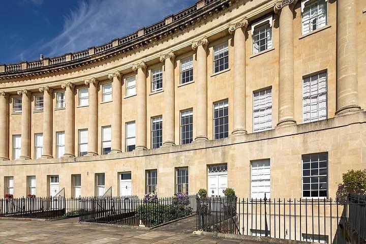 WigwamProperty's tweet photo. How about this cool crescent house in the beautiful city of Bath 💕
Offers in excess of £5,750,000
📸 Property by @knightfrank
#KnightFrankView #bath #royalcrescent #InternationalView #wigwampropertynews https://t.co/v9rPSj8Xaq