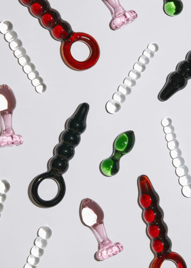 GETCHEEX's tweet photo. Our guest author Eva from Curated Toys give the best advice on how to clean your #sextoys properly and how to make them last longer! #article #curatedtoys #cheex #pleasureforeveryone #sexualwellness #selfcare https://t.co/XYkqEthEJj https://t.co/Ma1ZQrG6ih
