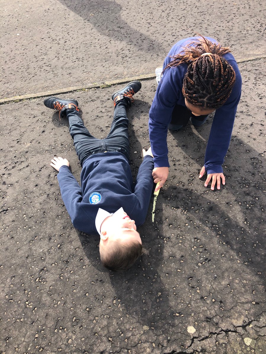 MissWakefieldCV's tweet photo. It was fantastic welcoming P4b back to class yesterday! We had an amazing day learning about informal ways to measure, proper nouns and starting our new topic castles ☺️📝📚 https://t.co/xIEp1G5XXi