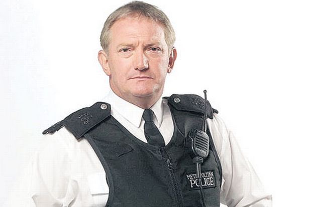 Happy Birthday PC Tony Stamp, actor Graham Cole is 69 today ! 