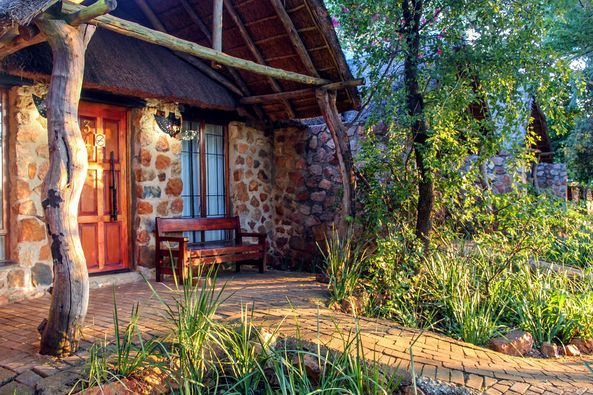 KedarLodge's tweet photo. Experience the perfect bushveld breakaway, here at Kedar. Take time out in nature while you enjoy blissful night sleep in one of our suites, experience an informative game drive, museum tour or relaxing spa day.  Come feast your eyes on all that this historic venue has to offer. https://t.co/JWt9MH6kkg