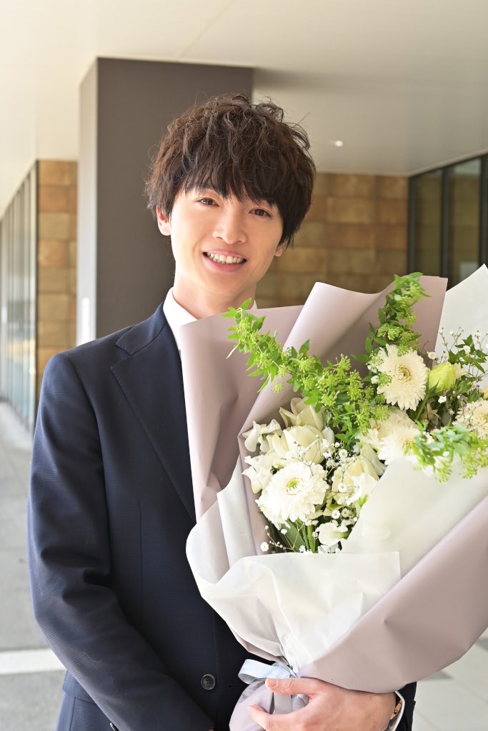 03_kmf2's tweet photo. @tmkmitm ボス恋クランクアップの写真です！ https://t.co/QaVFwqdY33