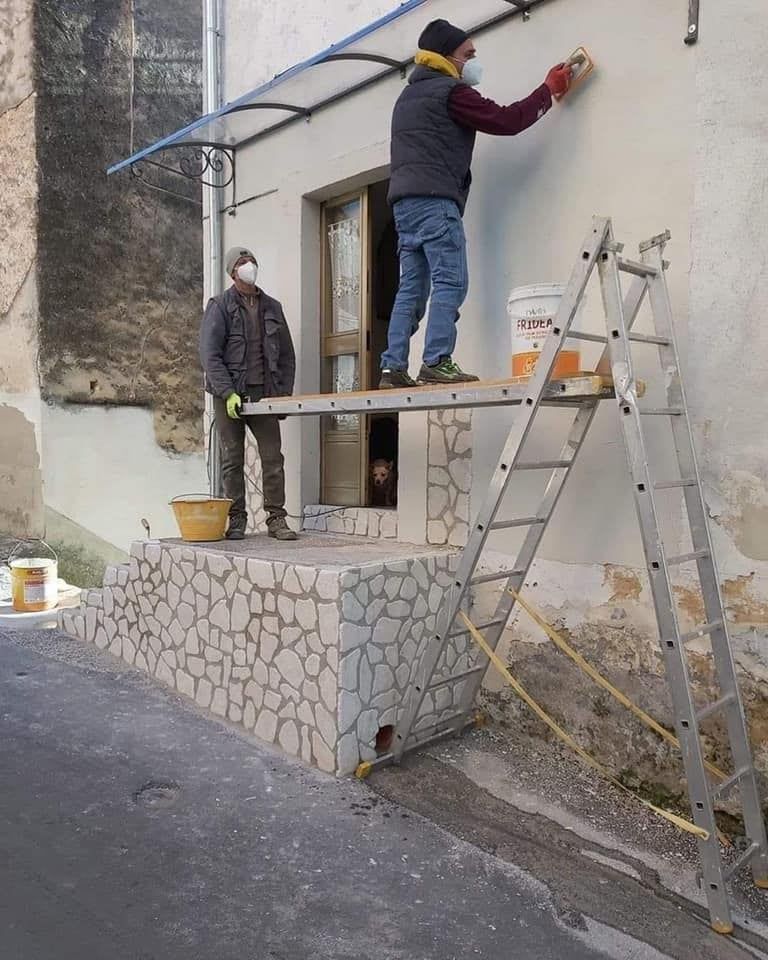 safetyphoto's tweet image. that bucket might fall off