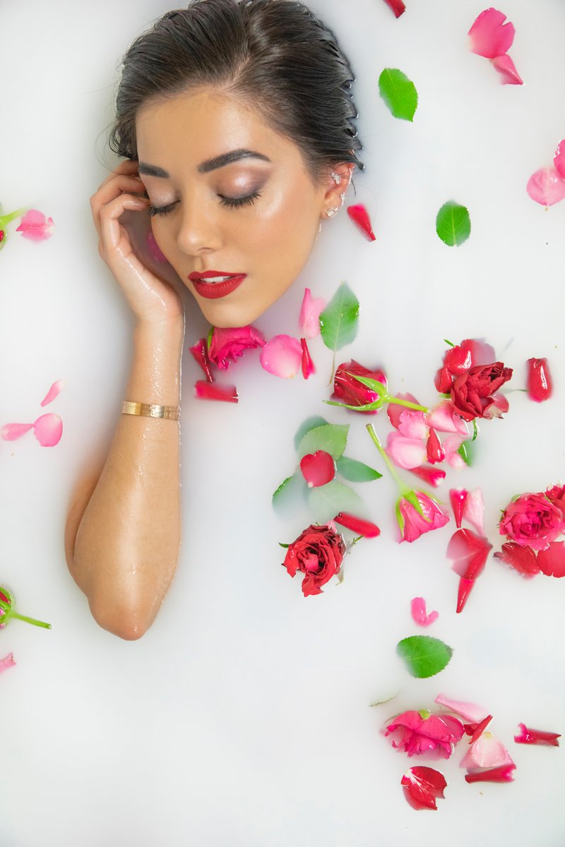 vanessaziletti_'s tweet image. Notizia BOMBA!!! ✨⚡️💣
Ho creato un mio brand! Scopri tutti i dettagli qui: youtu.be/J-eN9jwi8Jw