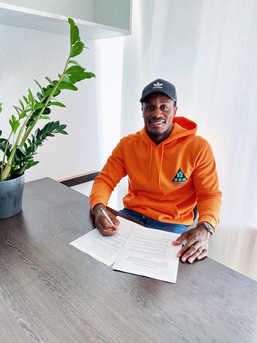 LandryKore's tweet photo. Hej alle.
Det er med stor glæde at jeg endelig kan offentliggøre mit nye samarbejde med min nye promoter @ShaneShapiro_ 
Efter et turbulent år i 2020, med corona, skader og andet, er jeg endelig klar til at tage det næste skridt i min karriere mod verdenstoppen. 
#hardkore https://t.co/cZ2LG2Q0yf