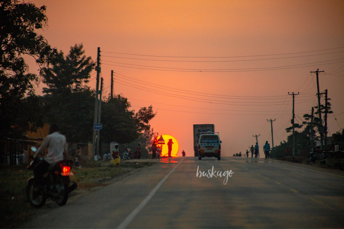 buskago's tweet photo. The sun on this day had harassed me but when setting, it gave me such a beautiful scenery. 

🇺🇬 https://t.co/ZFrh3IsQcy