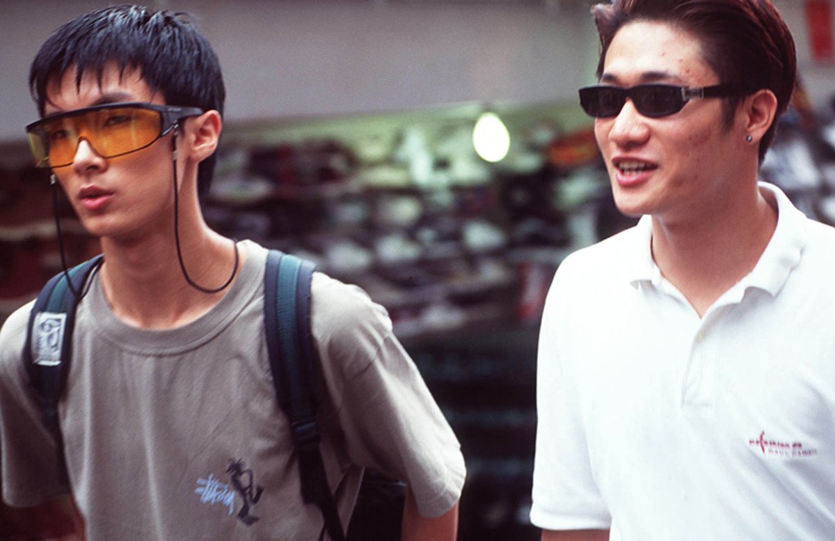 LAVIDAPRADA's tweet photo. korean street style in the 90s (thread) https://t.co/W301lsDQcD