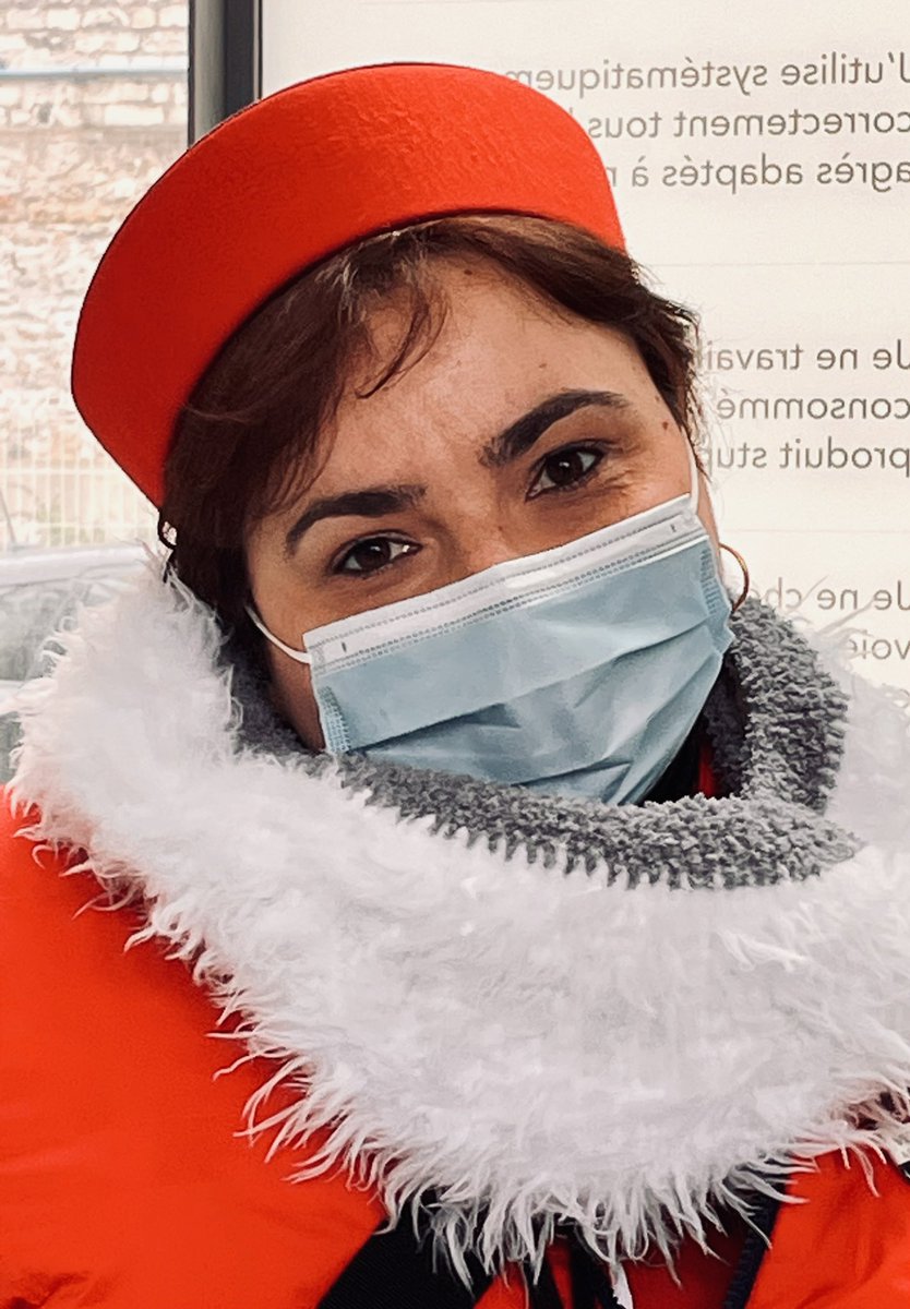 caroleperchemin's tweet photo. Allez qui fera mieux que notre snoodeuse de Paris Nord ? Vous avez jusqu’ au 19 Mars #LigneK_SNCF #TRIKOT https://t.co/rhiJOrw1tH