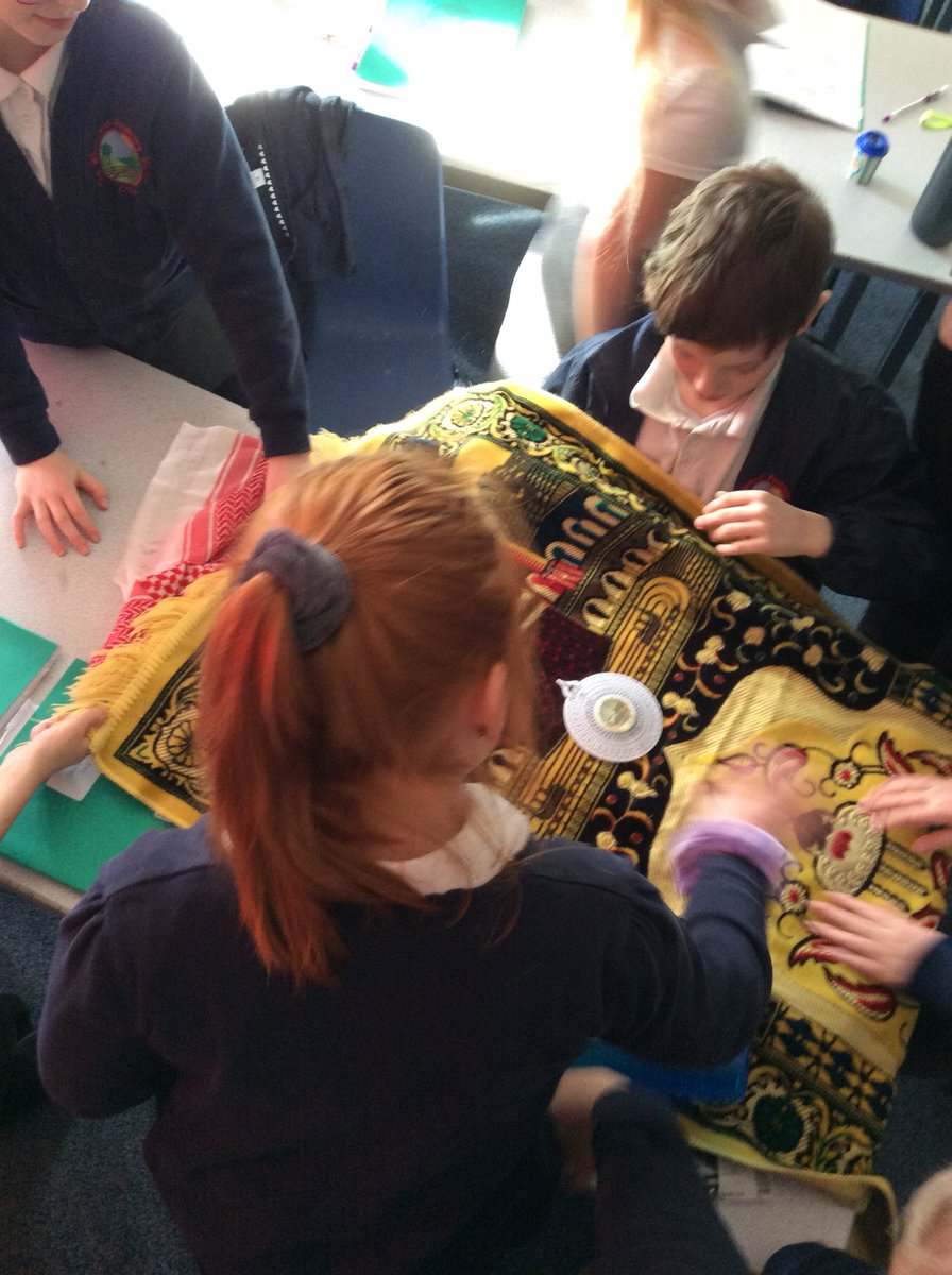foxeswps1's tweet photo. We have been looking at Islamic objects to learn about the religion of Islam - ask us what we now know! @whartonsprimary https://t.co/j5tlCUicpR