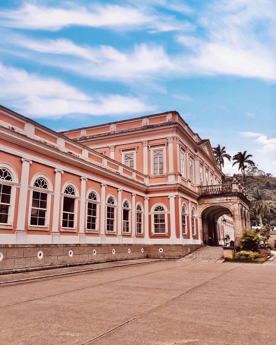PousadaArcadia's tweet photo. Hoje, nossa amada Cidade Imperial completa 178 anos de muita beleza e charme! 💚🤩
📸: @bruno.ferreirasoares.5 @maria_nubia @danicvl @flyenri
#itaipavarj #serracarioca #suacasanaserra #cidadeimperial #regiãoserrana #pousadaarcadia #petropolis https://t.co/qxuUlQwJad