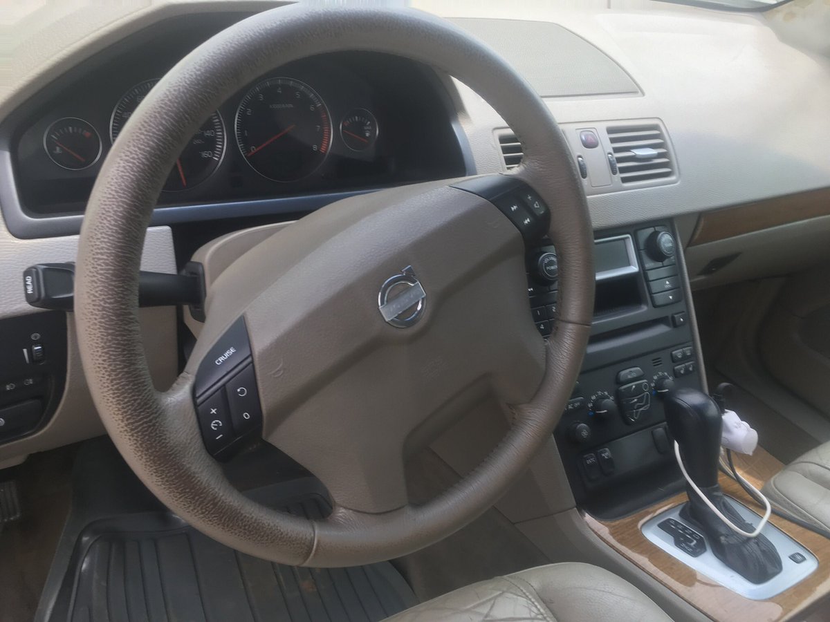 OrcbLimited's tweet image. Volvo XC90 2005 model Tokunbo, price: 3m but negotiable, if interested call 08180910184