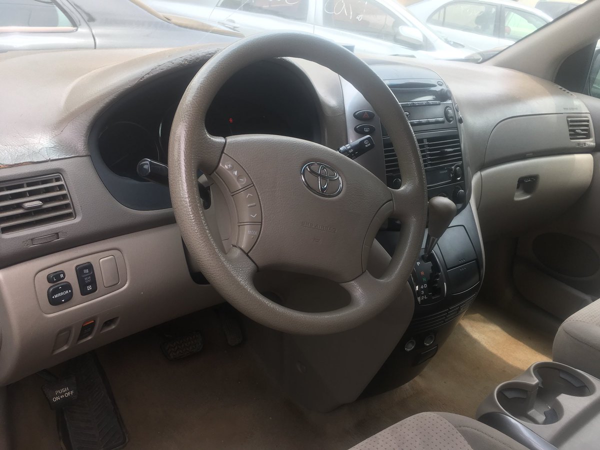 OrcbLimited's tweet image. Sienna 07 model Tokunbo, price: 3.2m but negotiable, if interested call 08180910184