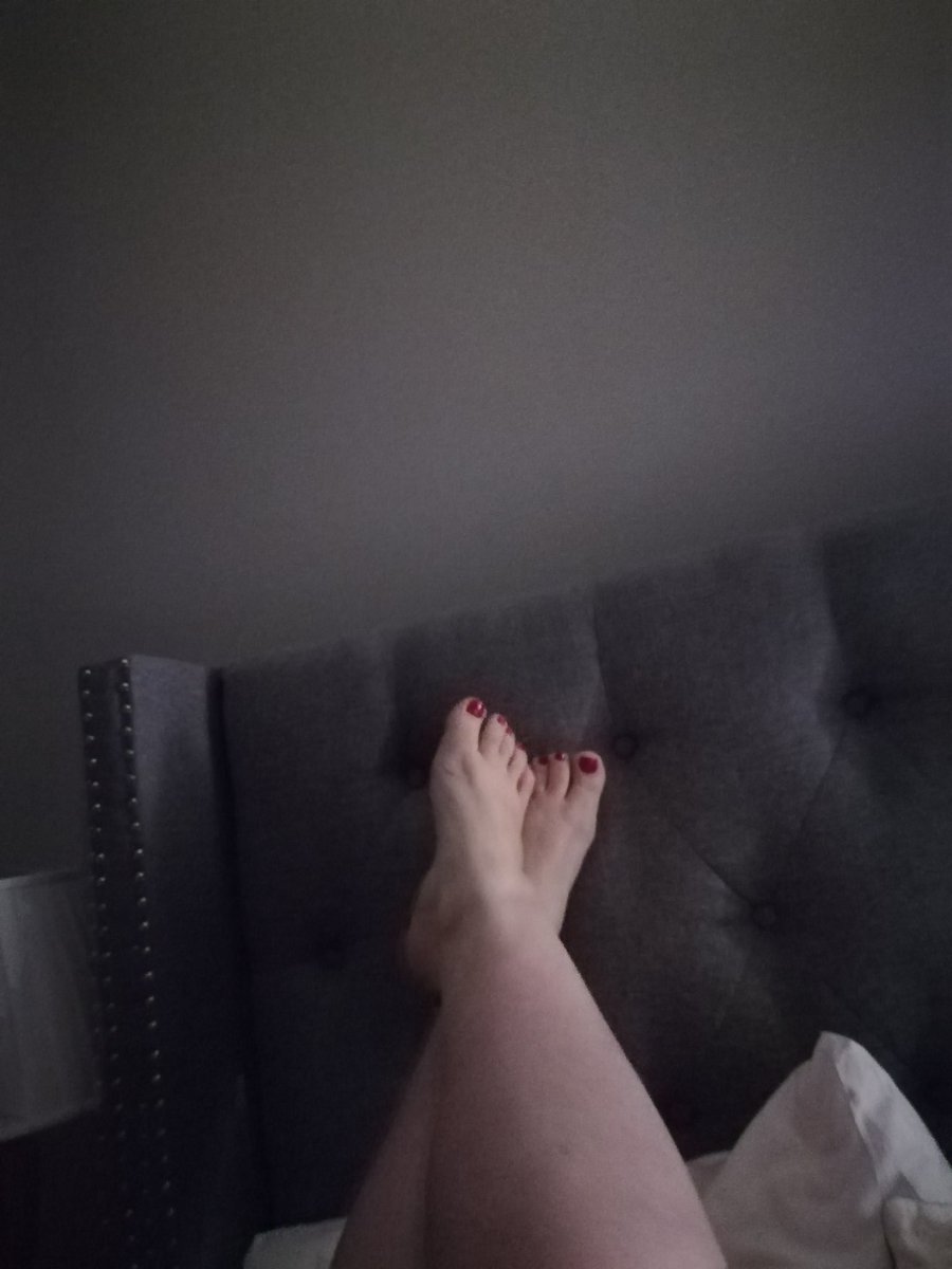 MyLadyD2's tweet photo. A może szantażyk? 

Wiem, że bardzo Cię to podnieca... marzysz o tym aby wysłać mi swoje zdjęcie dowodu, podać e-maile do żony/pracy 

Nie wahaj się kundlu - napisz 

PayPal/Yeti qpain1593@gmail.com lub Blik 
@BDSM_Promo 
@rt_promo2k
@findom4feet
@FindomRTPromo https://t.co/Oage4siiVq