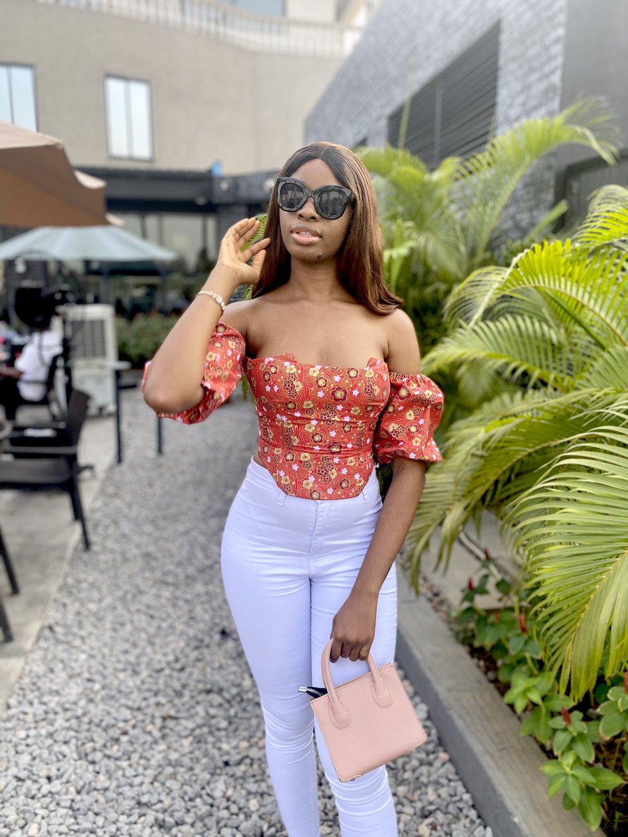 QueenPhebe__'s tweet photo. All tops made and designed by me, please retweet , my customer might be on your TL😩❤️,please follow my business page on Instagram @thebright.place for more content ! Thank you !! https://t.co/hslnwprgPh