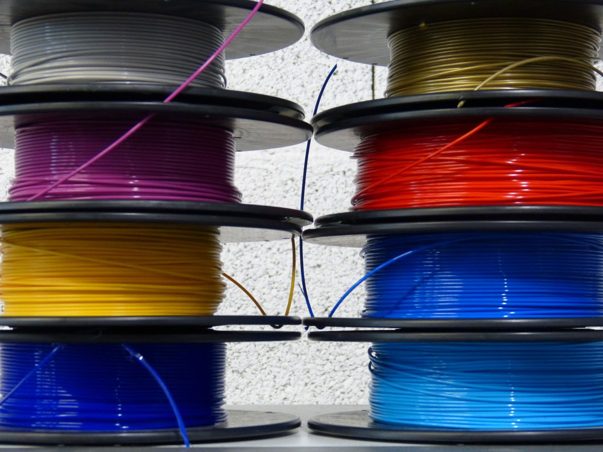 Rheve3D's tweet photo. IMPRESSION 3D 

"Est-il possible d’imprimer en couleur ? Quelles sont les technologies adaptées à mon projet ?"

Suite aux retours de nos clients,nous parlons impression 3D couleur.

Il est possible d’impression un objet en couleur, et même avec plusieurs couleurs en  FDM &amp;  CJP https://t.co/Eu1jArmvII