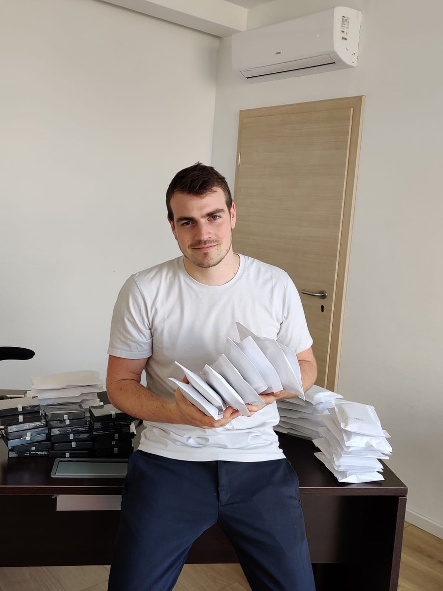 PowerHasheur's tweet photo. Les wallets du giveaway 200k abonnés sont (enfin) là !

55 @coolwallet qui partent aujourd'hui chez les gagnants. https://t.co/Wh0Yk94sHK