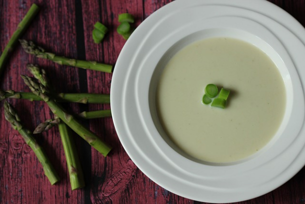 epicuruscom's tweet image. Cream of Asparagus Soup - epicurus.com/food/recipes/c…