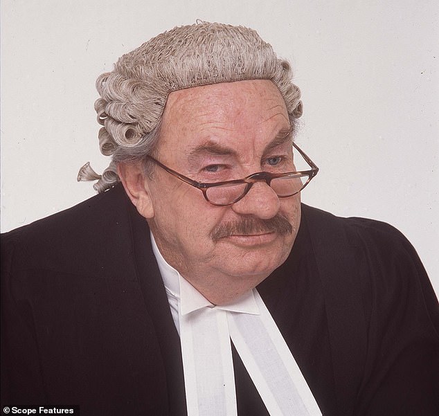 LEO McKERN born March 16 (1920–2002)
#ClassicTV #RumpoleOfTheBailey