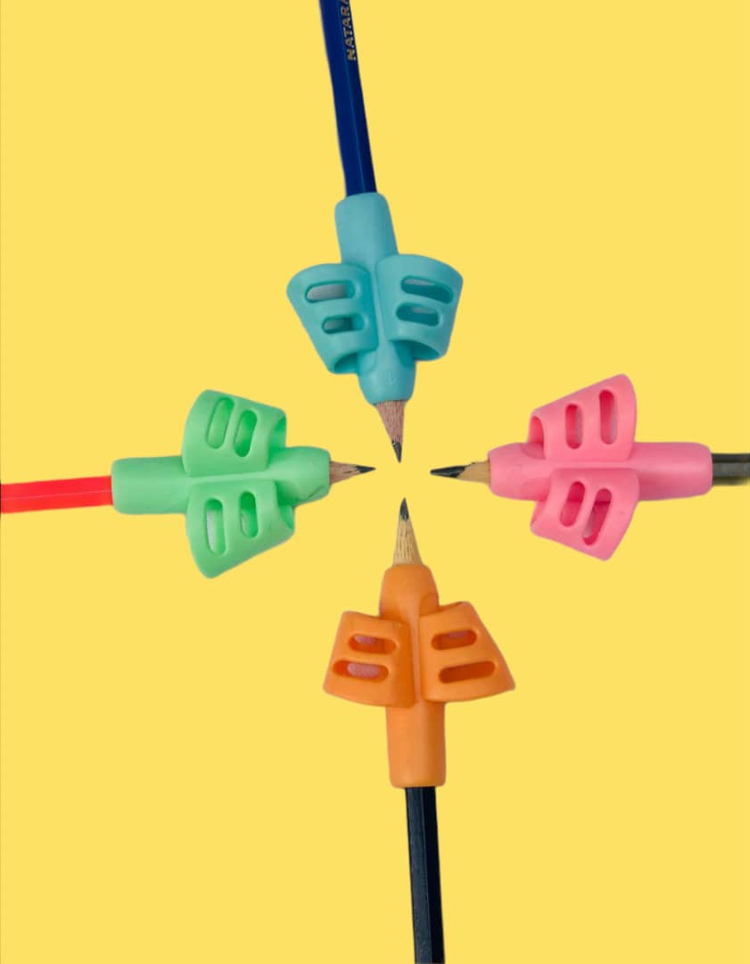 techeraafrica's tweet photo. A good #PencilGrip corrects #writing skills &amp; postures, reduces hand fatigue &amp; wrong finger development of children between ages 3 to 12.

Let your child have a firm grasp of his/her future!

📥 or 📞 0248800875 to order
#RemovingAccessibilityGaps
#PencilGraspChallenge #PencilArt https://t.co/sM3kD1opJ4