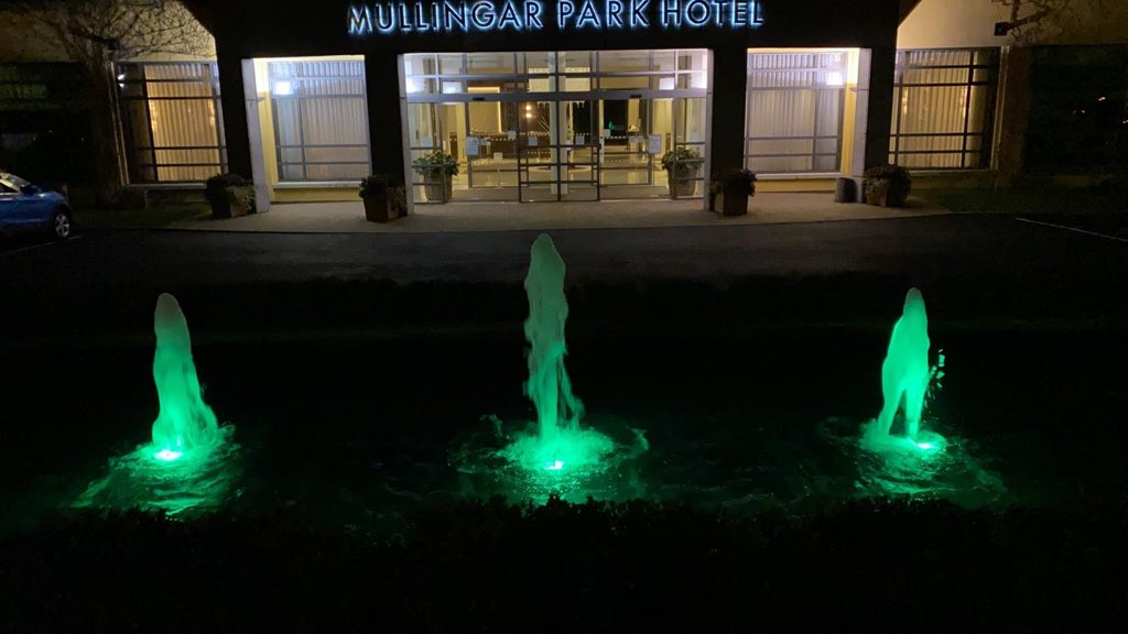 We are going green in honour of #stpatrick & #ireland🇮🇪 Our lights shine bright as part of #globalgreening 
Best of Irish luck on #láfhéilepádraig to all of our friends 🇨🇮☘️☘️
 #stpatricksday #mullingarparkhotel #lightattheendofthetunnel #westmeathtourism #tourisimtogether