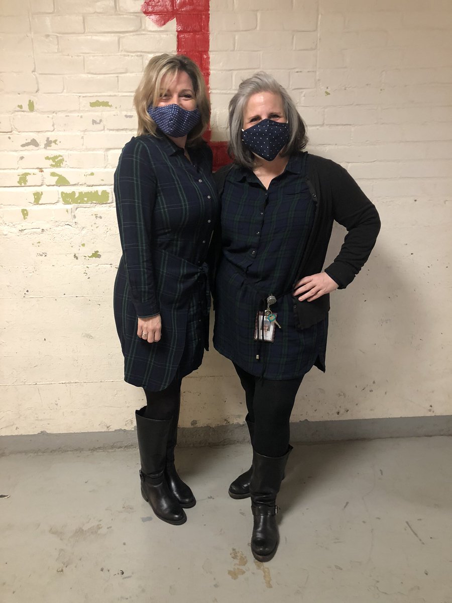 Twinning with my friend- hardly seems like work when you’ve got a fun colleague! <a href="/NMSTechClass/">Lisa (DeLuca) Gogolinski</a> making hybrid fun!! <a href="/NorthbridgePS/">NorthbridgePS</a> #StemRockStar