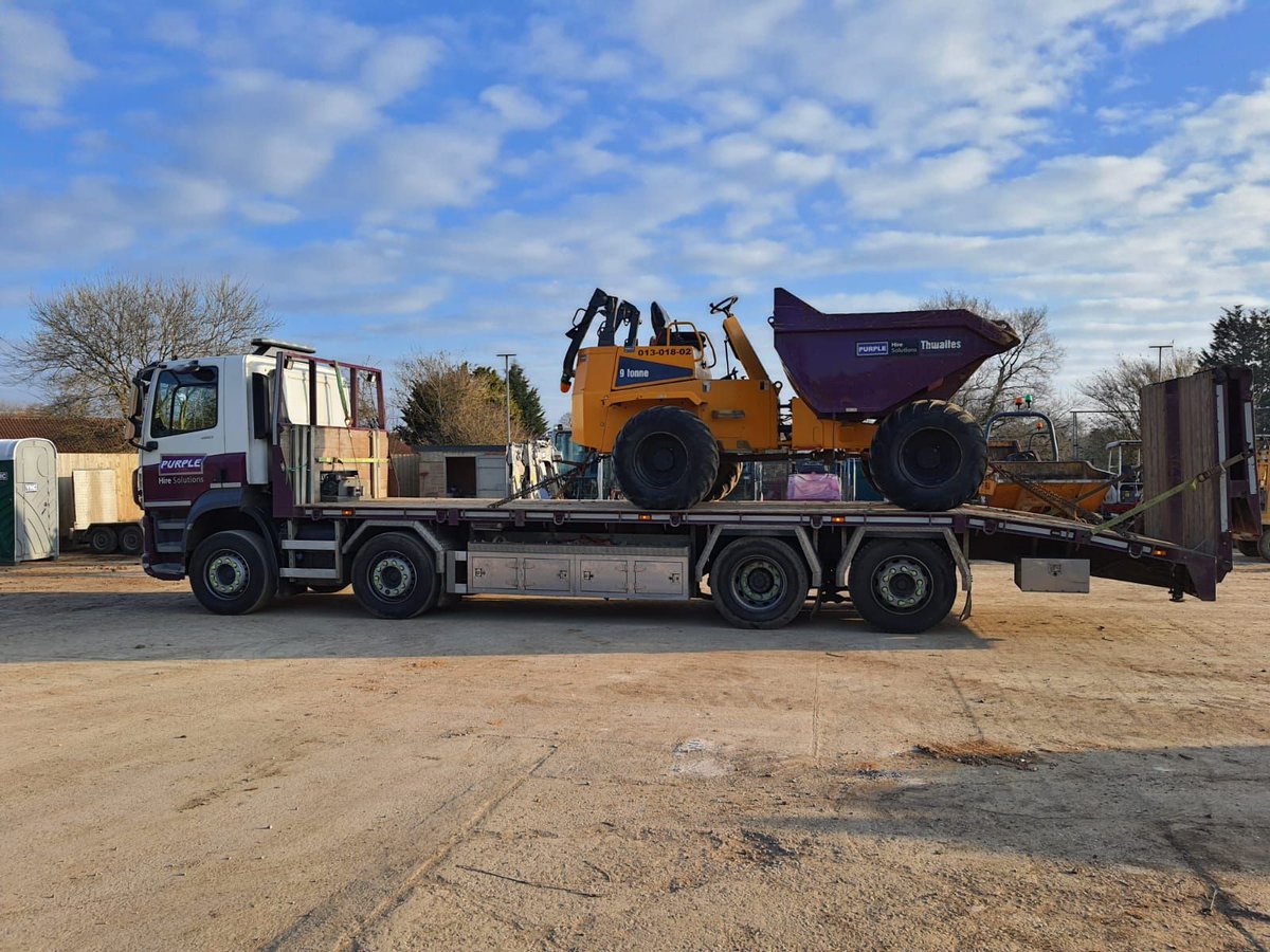 Our magnificent 9 ton Purple Dumper on its way to work this morning, being delivered by our Chard branch.
.
.
.
#toolhire #planthire #construction #tools #hire #builders #lorry #9tondumper #glastonbury #somerset #yeovil #trucks #digger #chard #hire #wincanton #westonsupermare