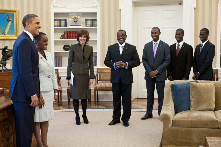 PDIPOA's tweet image. #TuesdayTip There is value in attending to the small details, no matter how mundane. They often ensure that your planning is successful, and your principal is prepared. 📸: Pete Souza/Official White House Photo #tuesdaytips #protocolrules #productivity