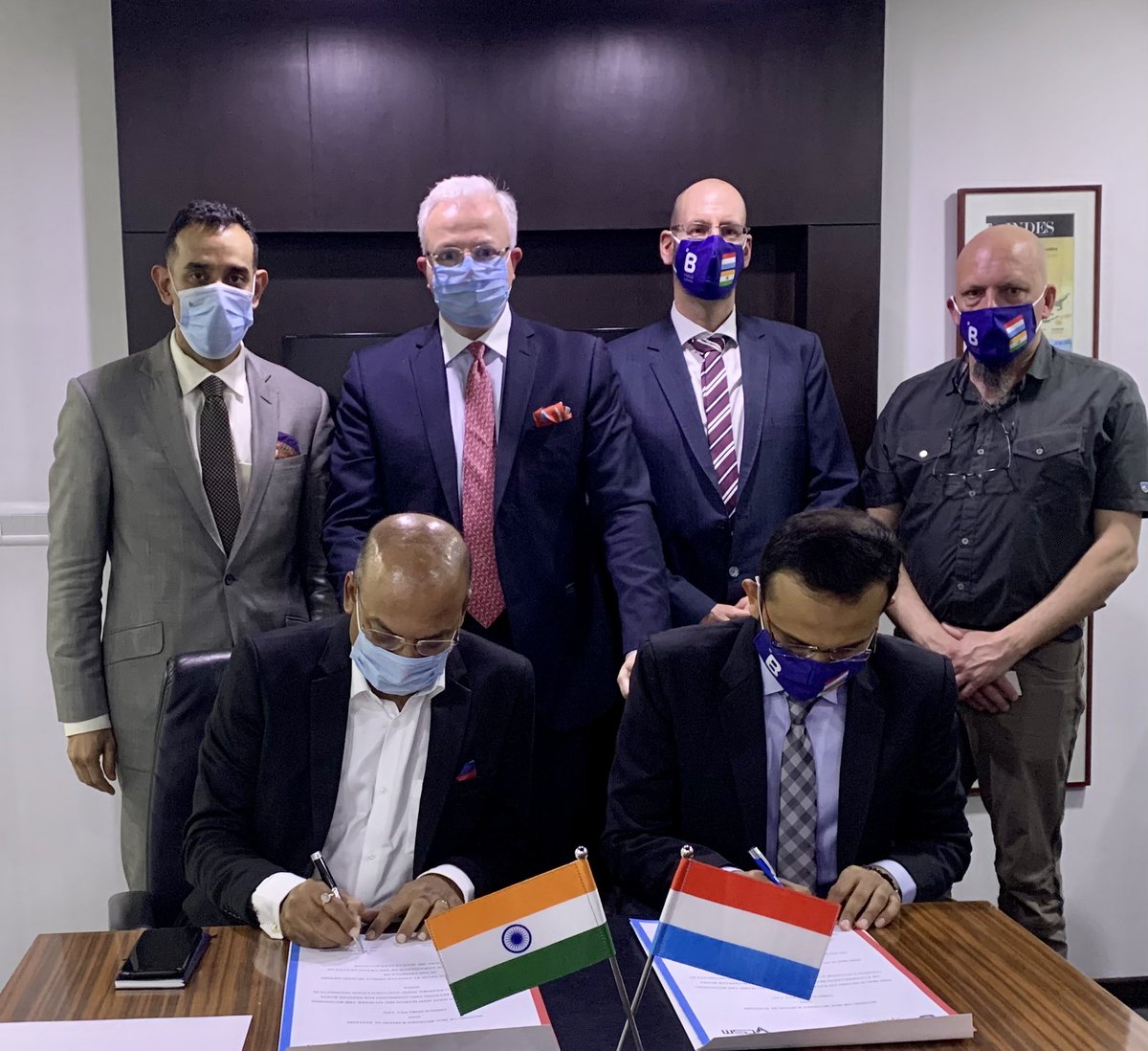 JCKugener's tweet photo. Honoured to attend the signing of an MoU launching a new cooperation between #OmegaSeiki & #BMedicalSystems at the @AnglianOmega HQ. A new 🇱🇺 🇮🇳 partnership for the storage and transport of the medical refrigerators #2wheelers & #3wheelers #evehicles #emobility #LUinIndia https://t.co/4efJLtOebU