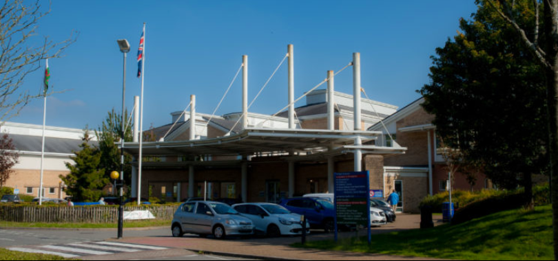 CwmTafMorgannwg's tweet photo. There are now NO active adult cases of Covid-19 in the Royal Glam! 👏
Thank you to everyone who has helped us reach this milestone 🙏. Please follow the #staylocal rules for a while longer, to help our patients still recovering and keep these figures going in the right direction. https://t.co/kBnWBppVO1