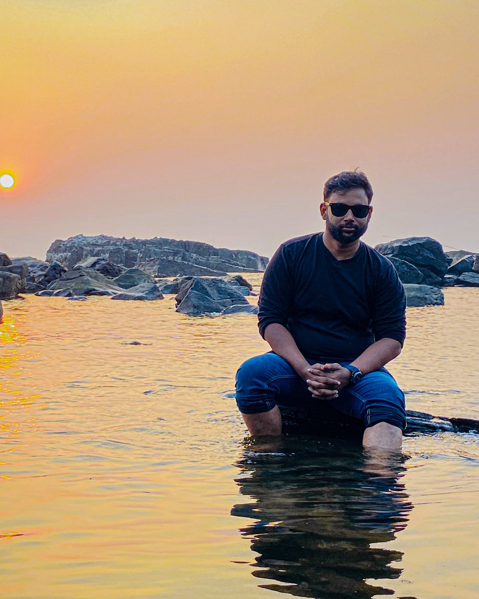 rohitunaik's tweet photo. My essential purpose is to become the best version of myself ๐
.
.
.
.
#sunsetgoa #goa #sunset #india #bagabeach #goatourism #goasunset #arambol #sea #goadiaries #sunsetphotography #travelgoa #mygoa #beach #sunbath #borabora #baga #teampixel https://t.co/XjaLKTkY0Z
