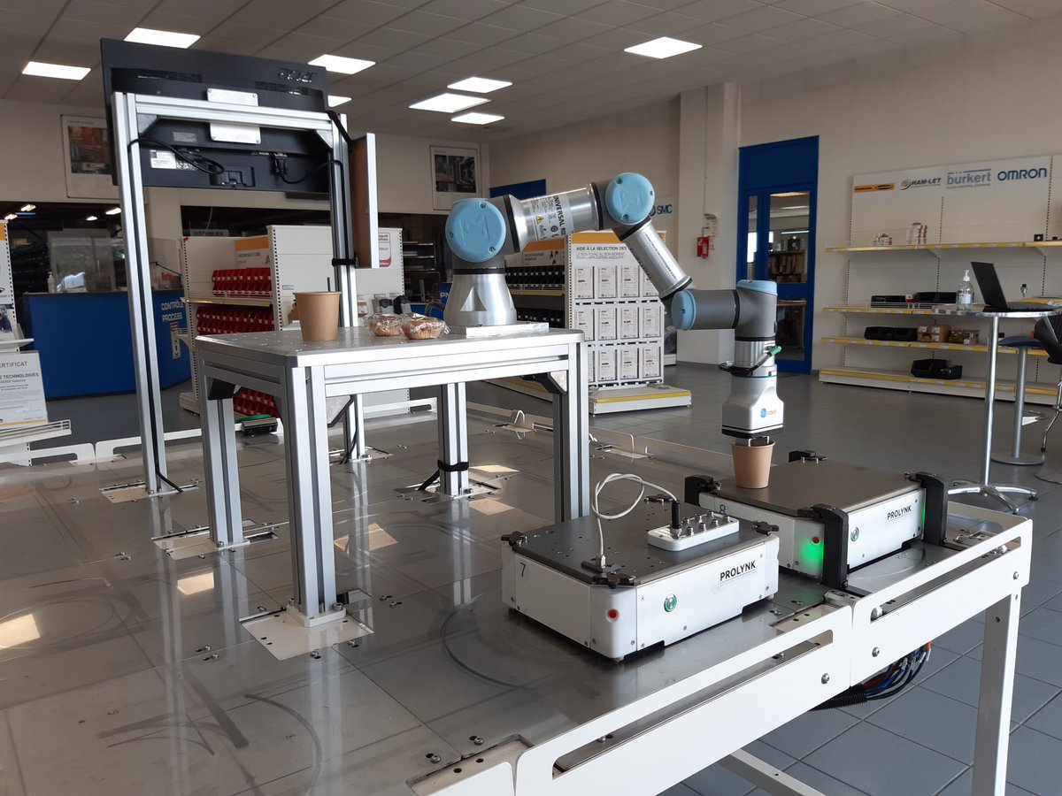 FaureTechno's tweet photo. [LIVE] Aujourd'hui c'est à #Valence que le #cobot @UR_France et les AGV #Prolynk accueillent nos clients 🤩☕ 
Une journée pour découvrir de nouvelles solutions #Industrie40
Découvrez notre offre 👉 https://t.co/HJXddhPtHT https://t.co/BKa4IB0qCQ