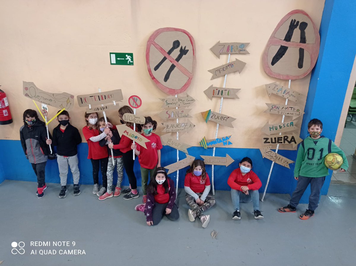 El viernes comenzamos una serie de actos reivindicativos para intentar que educación nos ayude. Hay familias que no pueden seguir en el cole. Nuestro ya pequeño cole se ve en riesgo por no tener un servicio de comedor.