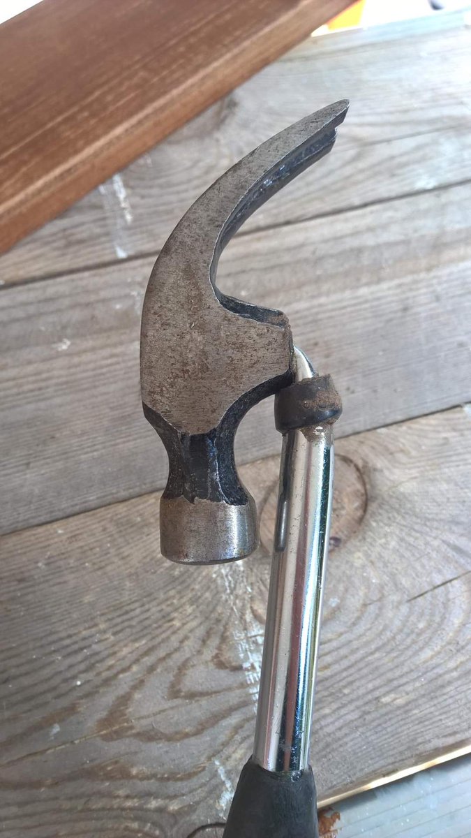 Föhn-tuuli puhaltaa ja remontti-innostus herää!🛁 Kylpyhuone on odottanut jo pidemmän aikaa remontointia ja on säästetty remonttirahaa rahastoon. Onkohan muoti jo ehtinyt vaihtua kun suunnittelussa on mennyt kohta viisi vuotta? 🤭 #remontti #elämänturva #säästämällähaaveettodeksi