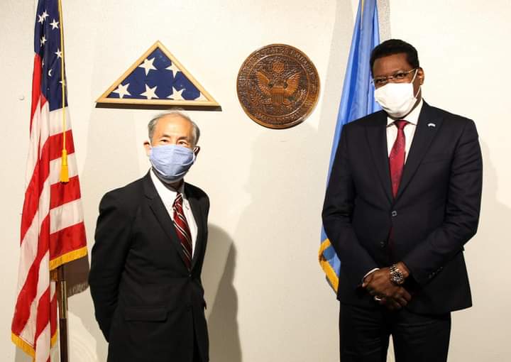 BoobeMohamed's tweet photo. While we are taking about his wonderful effect @MrQoorqoor actually it's incredible the way he interacting with foreign amb&amp; somali political issues.we remember the efforts he put the procedures of election on #samareeb, which was very useful&amp; attracted the heart of somali people https://t.co/XG8MXNNX6o