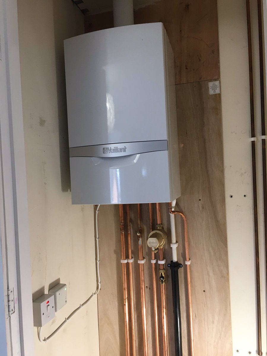 System boiler out new Vailiant eco TEC835 in lovely bit of kit customer very happy,putting a new boiler in for there daughter tomorrow keeping it in the family #vailiantadvance