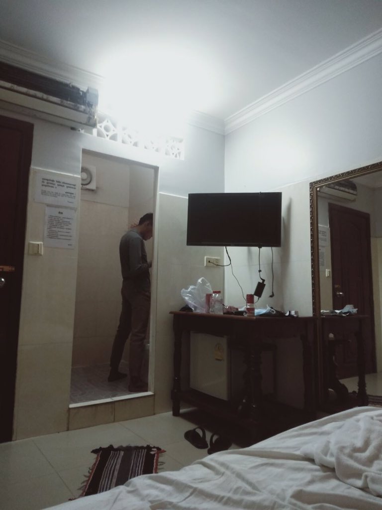 វេងស្រេង​យើង​នឹង​ខប់ខប់