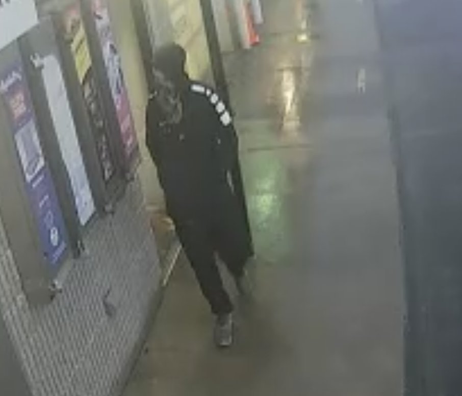 HolmenPD's tweet photo. Good morning #teamhpd followers....we need your help...Do you recognize this fella or his vehicle?  Officer Kind needs to speak to him.  You can be anonymous...please call or message us if you know who he is.  608 526 4212 reference case #21-2576.  THANK YOU!!!
Please SHARE..... https://t.co/xwPnBP2lvt